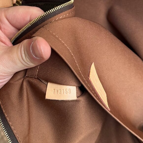 Louis Vuitton Etui Voyage Brown Monogram GM Pouch - Picture 11 of 16